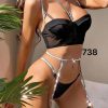 Conjunto Con Aplicaciones Plásticas Brillantes COD738